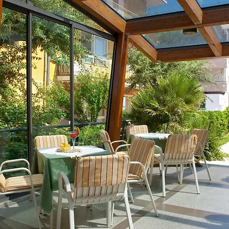 Olimpia 3* ベラーリア・イジェア・マリーナ